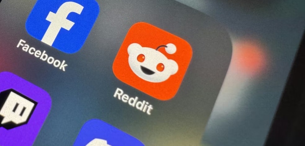 Reddit leaps beyond TikTok to Britain’s fourth-largest social platform, and Z Generations and Algorithms Recreate Flow Bureau